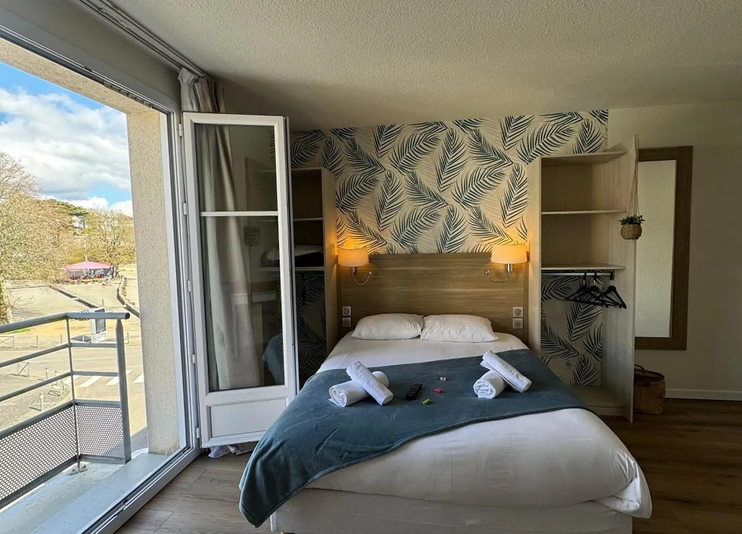 Couett'Hotel Brest Port De Plaisance, Les Pieds Dans L'Eau France